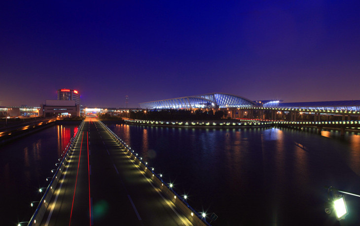 北京机场航空急件夜景